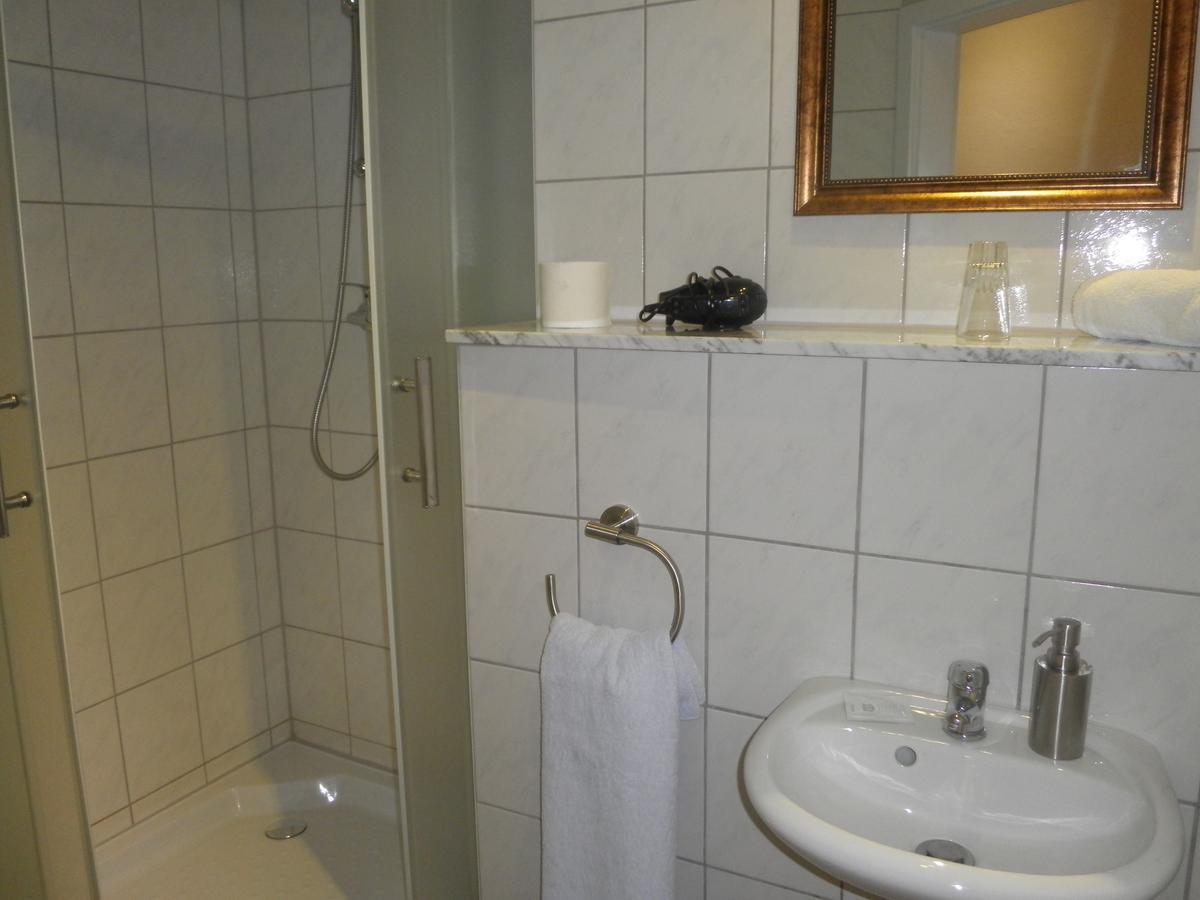 Wittingen Bennetts Restaurant Und Hotel חדר תמונה