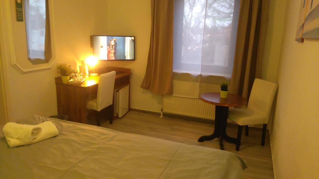 Wittingen Bennetts Restaurant Und Hotel מראה חיצוני תמונה